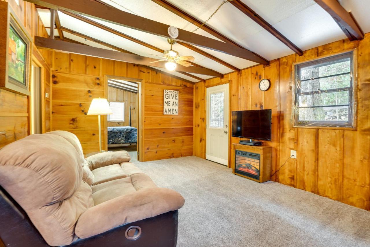 Peaceful Warne Cabin Fenced Yard And Screened Porch Brasstown Esterno foto